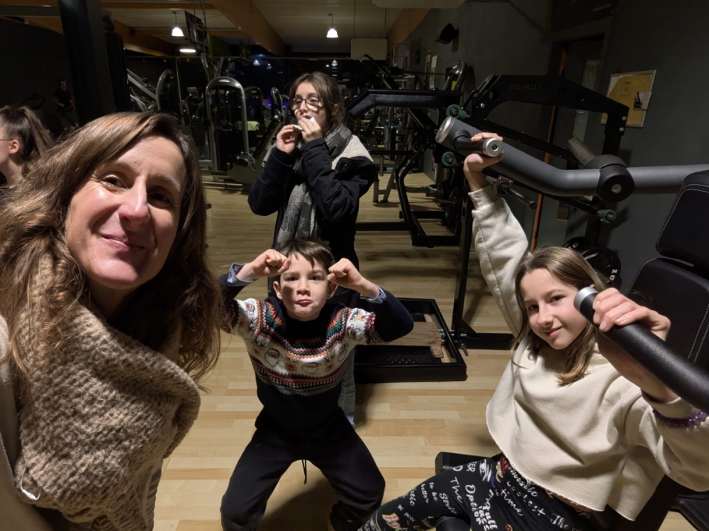 PXL_20241230_191720164